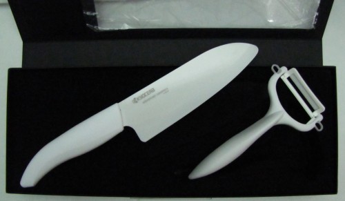 Kyocera SET REGALO coltello lama140 mm + pelaortaggi . BIANCO