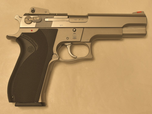 Smith & Wesson PISTOLA Mod. 4506 Cal.45 HP