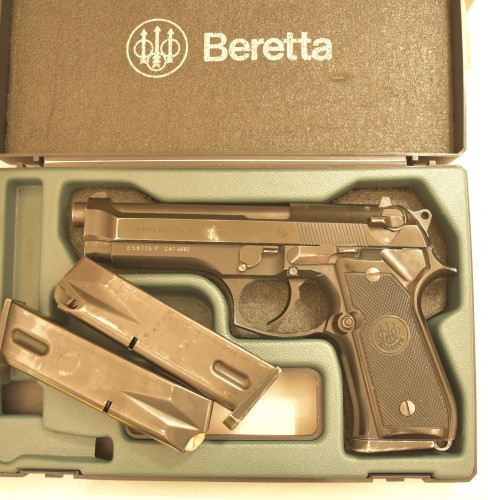 Beretta PISTOLA Mod. 98FS Cal.9X21 + 2 caricatori di scorta e valigetta orig.