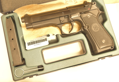 Beretta PISTOLA Mod.98FS Cal.9X21 con II^ caricatore e confezione originale completa fino alla scatola di cartone.