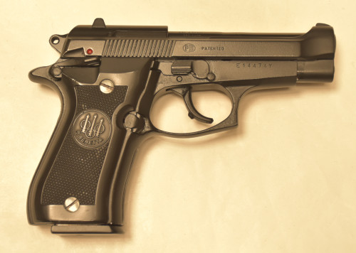 Beretta PISTOLA Mod. 84F Cal.9 corto + secondo caricatore e valigetta MATR.E14474Y