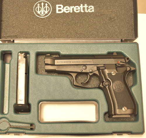 Beretta PISTOLA Mod. 84F Cal.9 corto + secondo caricatore e valigetta MATR.E14474Y